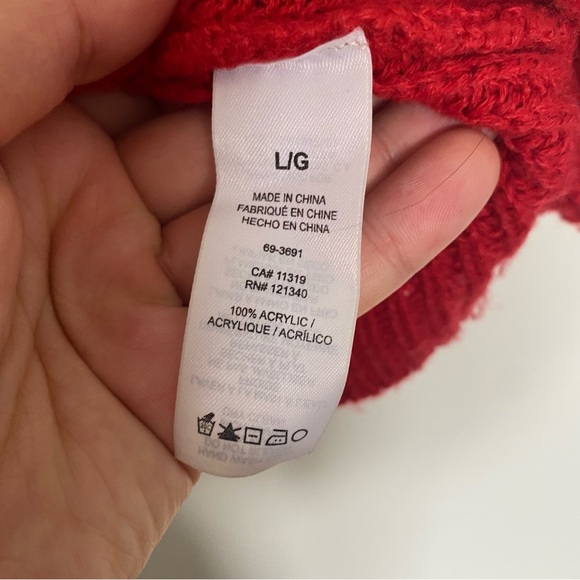 RED SWEATER - Picture 3 of 4